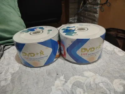 DVD+R диски 2 пачки в каждой по 50 150 тыщ за 2 пачки