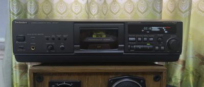 Technics RS-AZ7 deka juda yahshi holatda