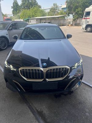 BMW i5 35L M Sport 2024 yil Full dop optsiya