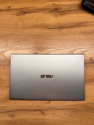 Asus Zenbook 14 Ryzen 5 4500U with Radeon Graphics