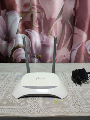 Wi fi роутрет tp-link ратает отлично.