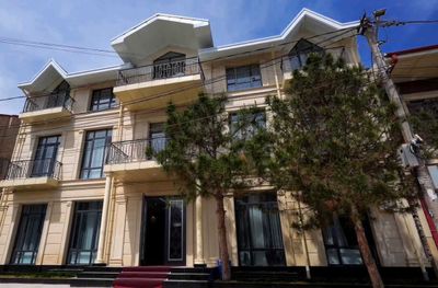 Продаётся гостиница в Яккасарайском р-не (Саламатина)