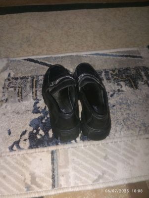 Patinkalar kichik bòlganligi sabab sotyapmiz