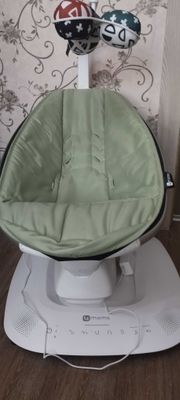 Электронное кресло качалка 4 Moms в идеальном состоянии