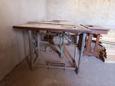 3 pozli tkuv mashinasi sotiladi