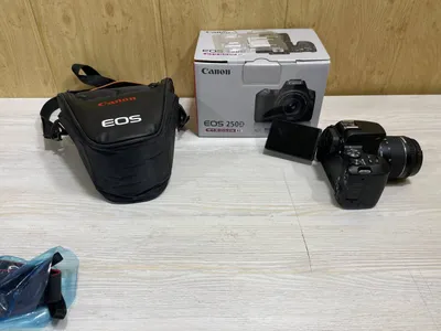 Продаётся фотокамера Canon EOS 250D