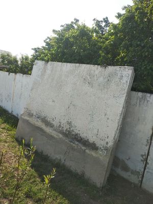 Beton plitalar sotiladi