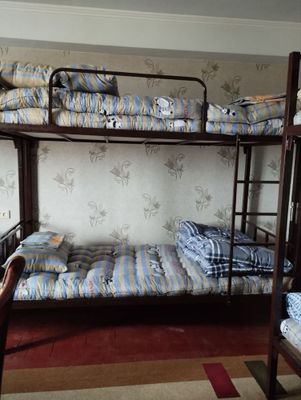 Продается железные двух яростные кровати