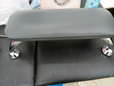 Срочно продаю подставку для рук/manikur uchun pods