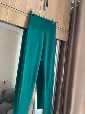 Продаются спортивные лосины! Leggings sotiladi!