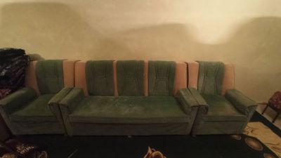 Stenka va divan kreslolar sotiladi arzon narxda