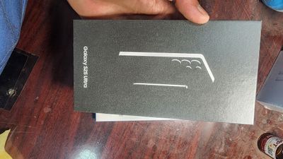 Srochno sotiladi yengi ochilmagan narxi 1000$ kelishamz