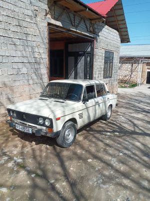 Vaz 2106 sotiladi