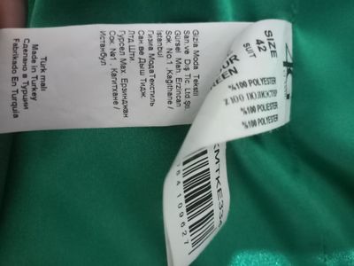 turkiya  kastyum shim sotiladi 1marta kiyilgan