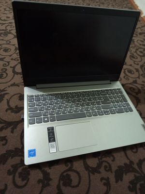 Lenovo Noutbuk sotiladi