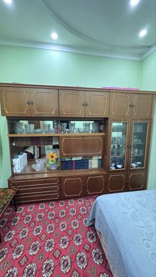 Румынская стенка в хорошем состоянии
