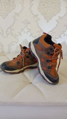 Продам тёплые ботинки 34 размер
