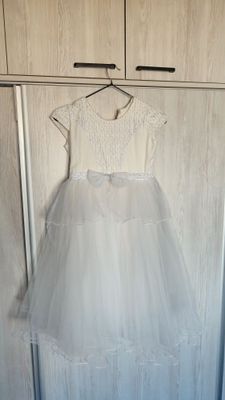 Белое платье на 7-9 лет