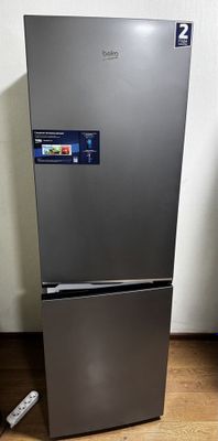 Продам Холодильник Beko ( Турция ) 368 л/ 186см/ No-Frost как новый !