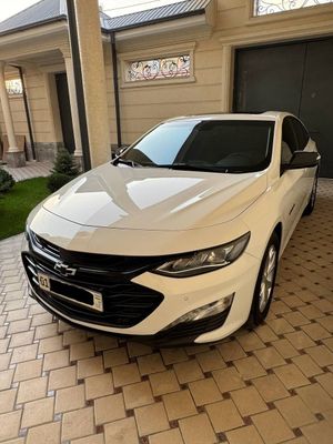 Chevrolet Malibu XL