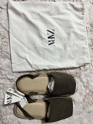 Кожаные шлёпки/босоножки ZARA 42 размера