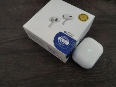 AirPods Pro naushnik sotiladi