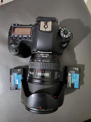 Canon eos 6D yaxshi holatda