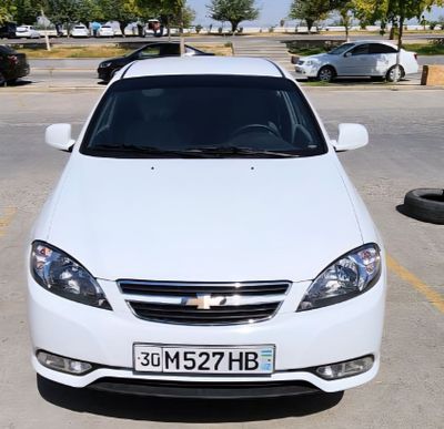 Chevrolet Gentra tezda sotilmoqda