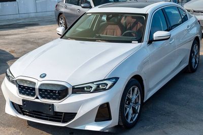 Нотариус BMW i3 35L eDrive