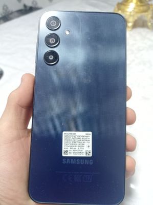 Samsung A 25 5 G holati yangi ayol kishi tutgan xotirasi 6/128 .