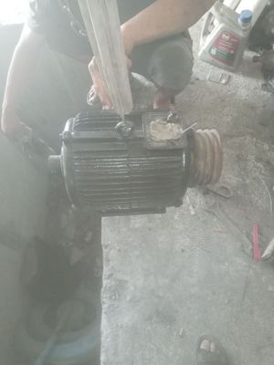 Hammaga salom mator sotiladi kimga kerak bulsa aloqaga chiqsin