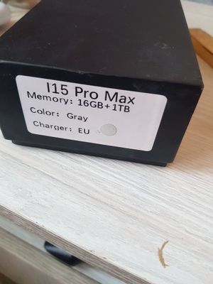 Телефон продаю айфон 15 срочно