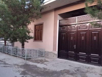 Uy sotiladi! Uyni holati yaxshi!