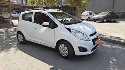 Спарк 2019 автомат одни руки идеальный
