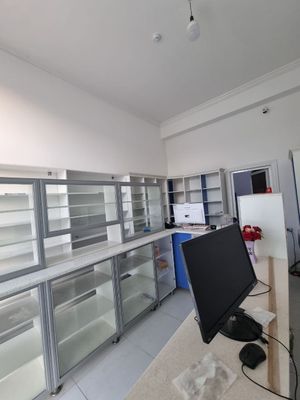 Prodayotsa srochna shkafi v apteki