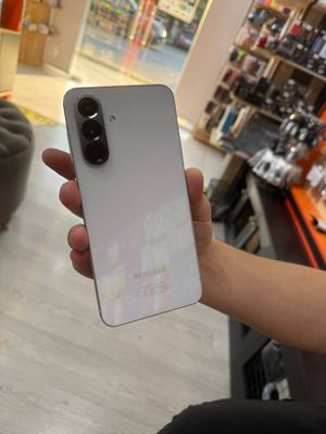 Samsung A56 8/256 белый