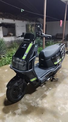 Продаю скутер электроный 72 V