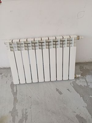 Продам батареи биметалл две штуки по 10 секций
