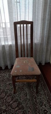 Продаются 8 стульев