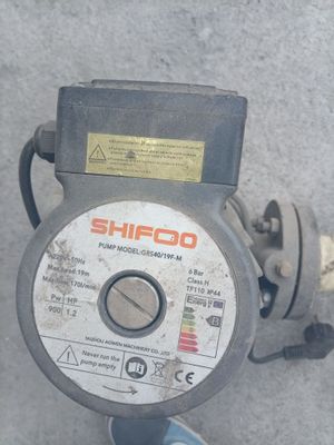 Водяной циркулярный насос, рабочий, в идеальном состоянии
