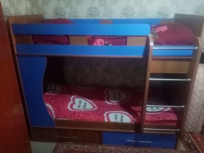 Кровать