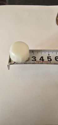 Флаконы из стекломассы с винтовой горловиной.