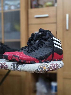 Баскетбольные кроссовки Adidas