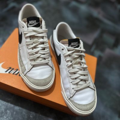 Кроссовки NIKE
