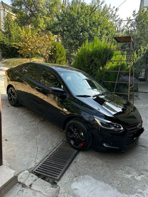 Автомобиль Chevrolet Onix Red Line