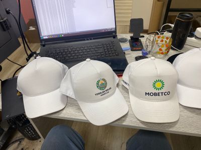 Optom KEPKALAR. Logo va Brendingiz tushirilgan