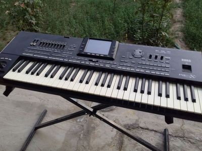 Korg PA3X уртача холатда