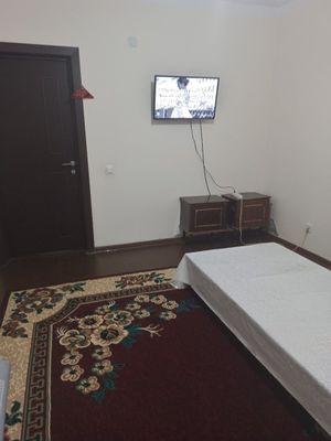 Урганч ш Шолкаматол йонида 1 хонали квартира ижарага берлади 7 этажда