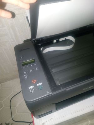 Canon G2420 rangli printer//копир, yaxshi holatda