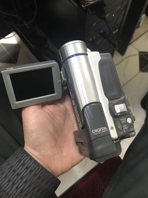 Panasonic dv mini camera sotiladi